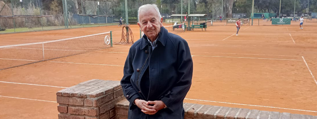 SE FUE OTRO CABALLERO: José Alberto Giner jugó su último punto en las canchas cordobesas y dijo adiós